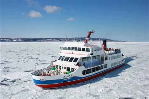 流氷観光砕氷船おーろら号（冬頃撮影）
